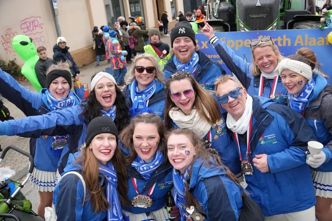 Die Ehrengarde des Tanzcorps Blau-Weiß Neye